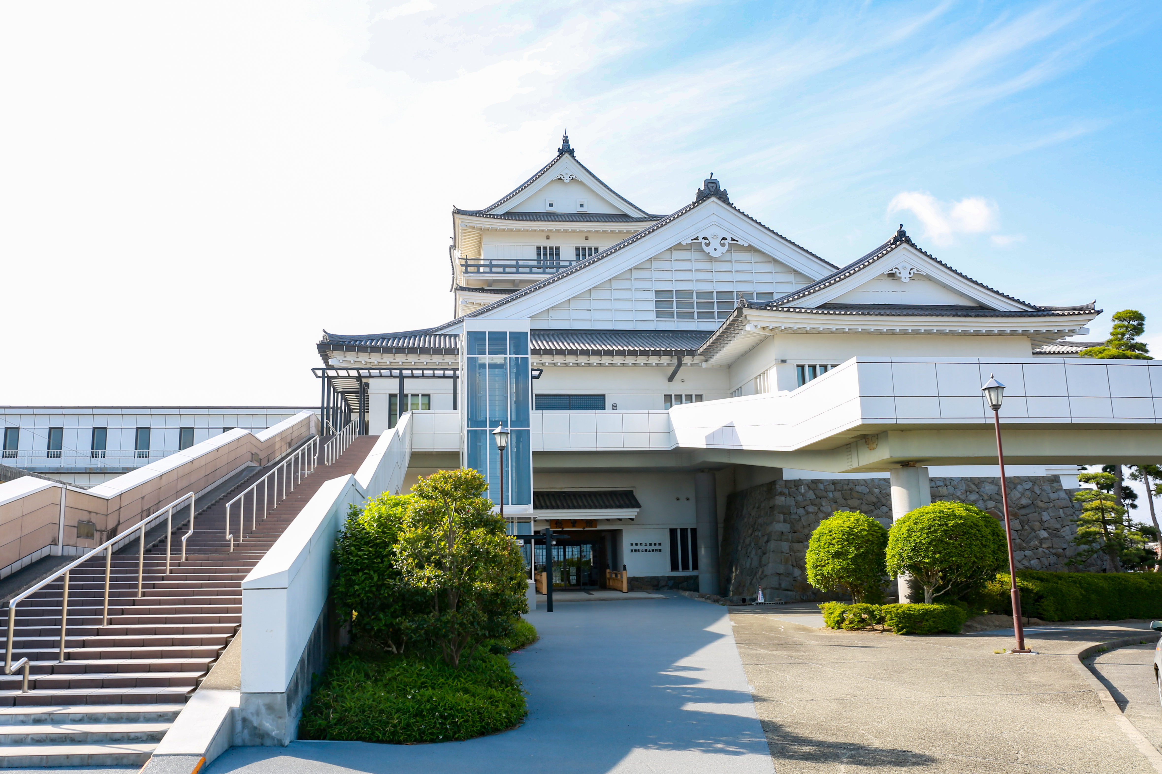 悠里館