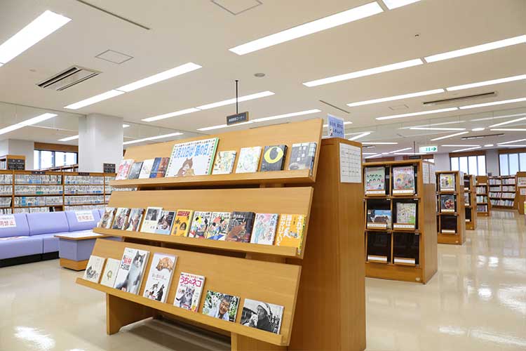 図書館　内観写真1